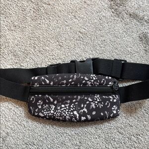 Oak & Reed Stylish Black Mini Neoprene Patterned Belt Bag